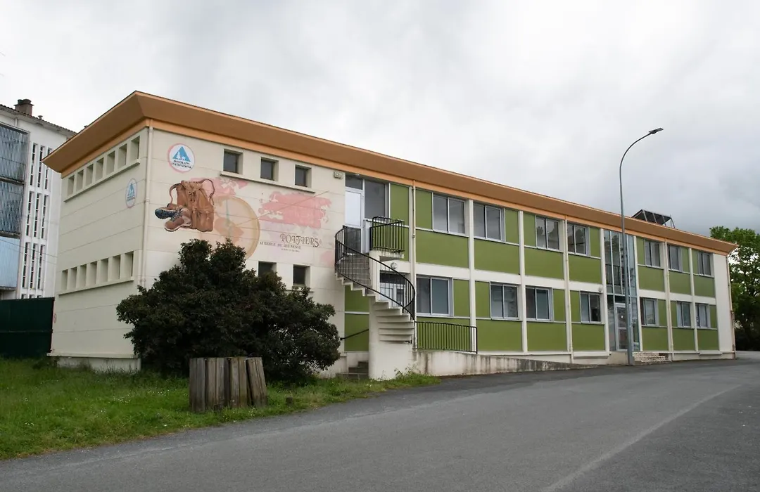 Auberge de jeunesse HI Poitiers-1