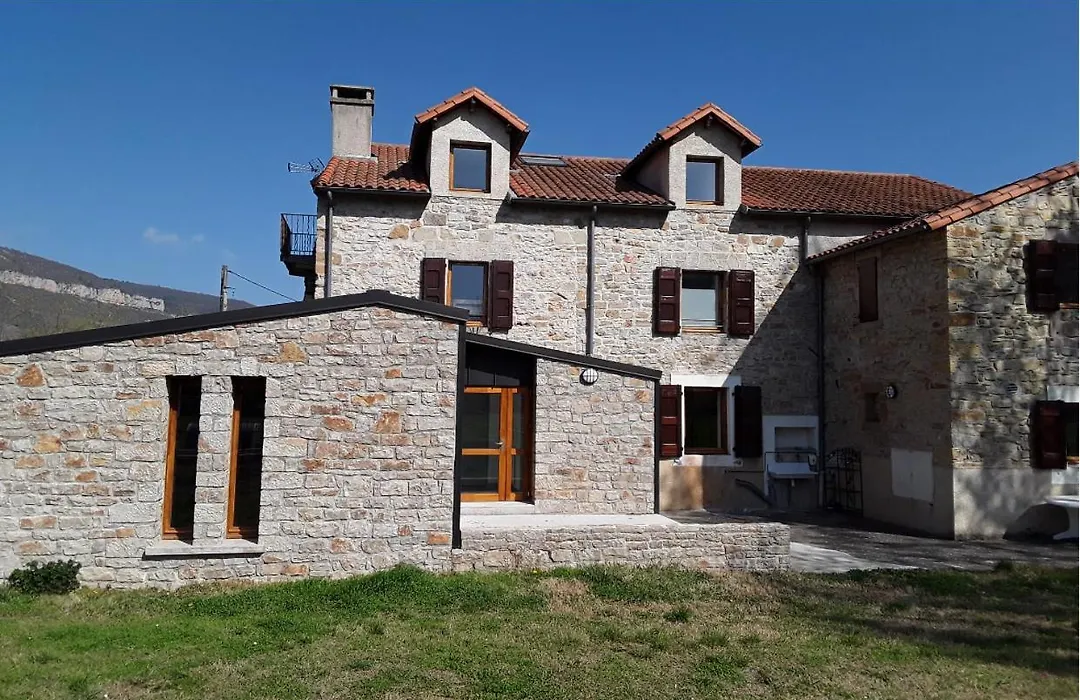 Auberge de jeunesse HI Millau La Maladrerie-1
