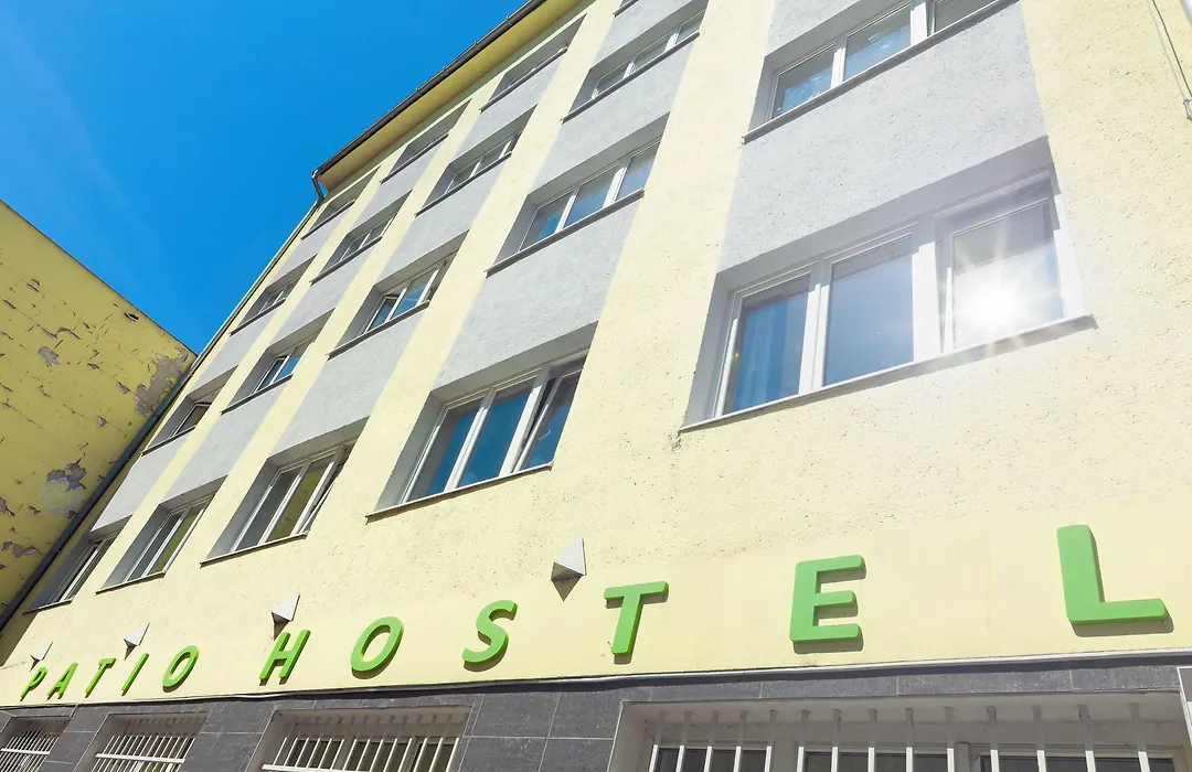 Patio Hostel-1