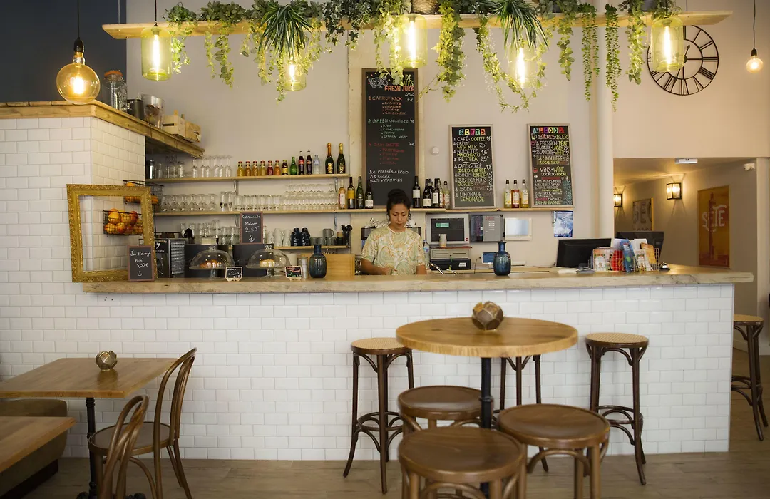 Georges Hostel&Café-1