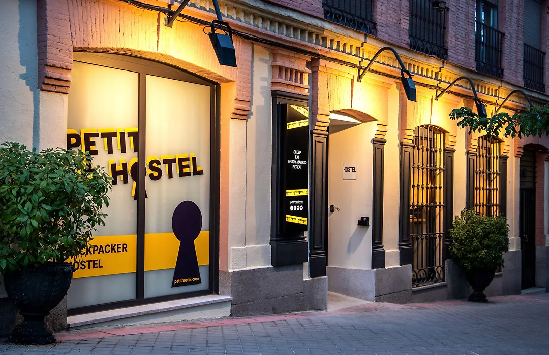 Petit Hostel La Latina (Adults Only)-1