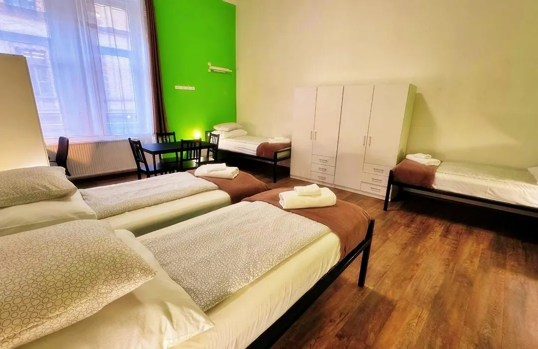 Bebudgetrooms-1
