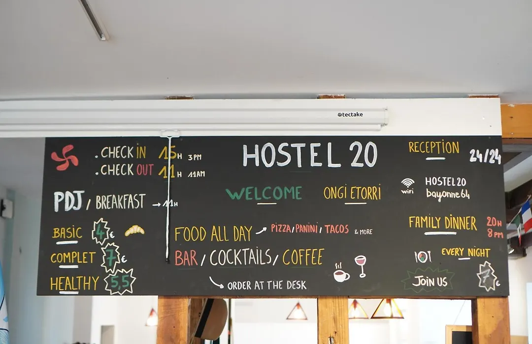 Hostel20 Bayonne-1