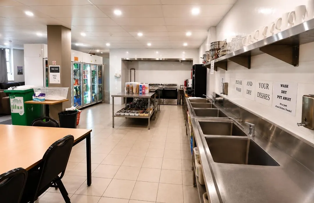 Capsule Perth City Backpackers Hostel - Note - Valid Passport Required To Check In-1