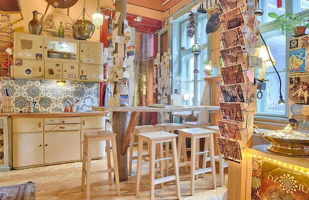 Lavender Circus Hostel, Doubles&Ensuites-1