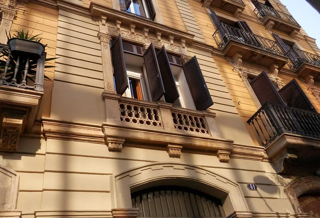 Barcelona Central Garden Hostal-1