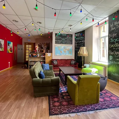 Cinnamon Sally Backpackers Hostel-2