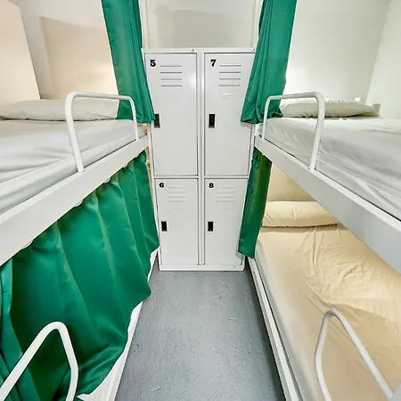 Hola Hostal Eixample-2