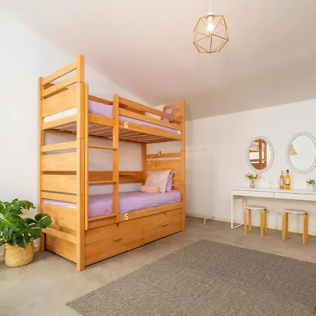 Female Hostel-3