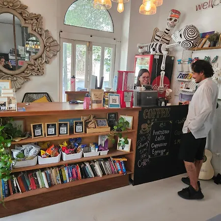 Metro Hostal Boutique-3