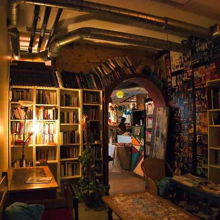 Le Flâneur Guesthouse-3
