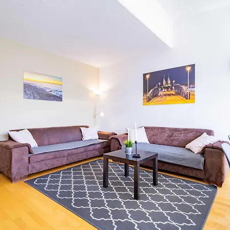 Stayinn Hostel Und Gaestehaus-3