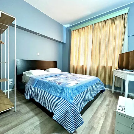 Hostel Monaco-3