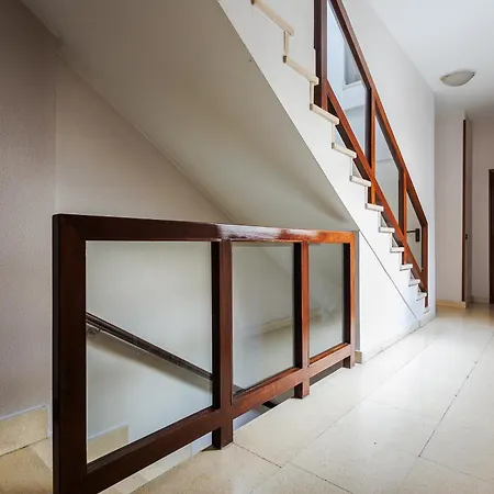 Moon Hostel Bio-3