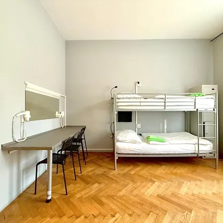 Globe Hostel Prague Adults Only-3