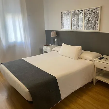 Hostal El Ninot-3