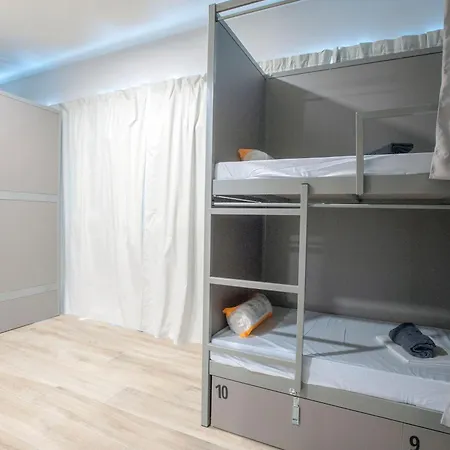 Hostel Dos Estaciones - Albergue Juvenil - Free Towels, Coffee & Tea, Remote Check-In-2