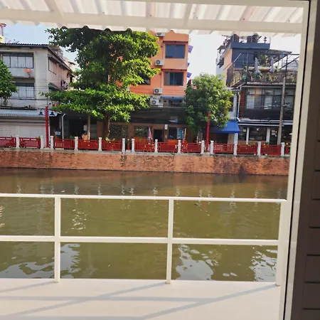 Line Bangkok Hostel-2