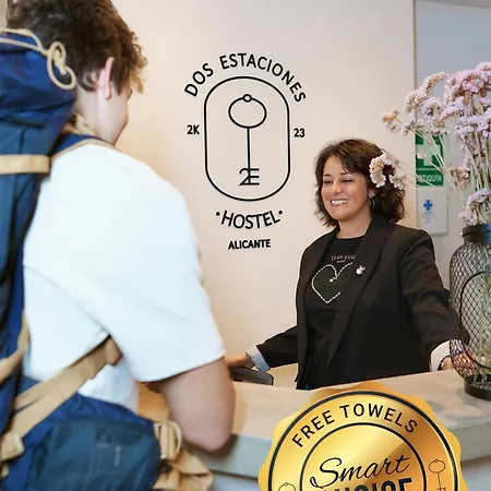 Hostel Dos Estaciones - Albergue Juvenil - Free Towels, Coffee & Tea, Remote Check-In-3