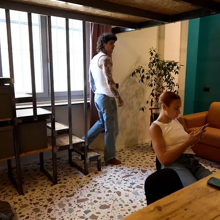 Madama Hostel & Bistrot-3