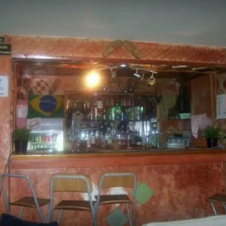 Kensal Green Backpackers-3