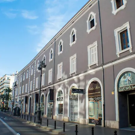Quart Youth Hostel & Apartments-2