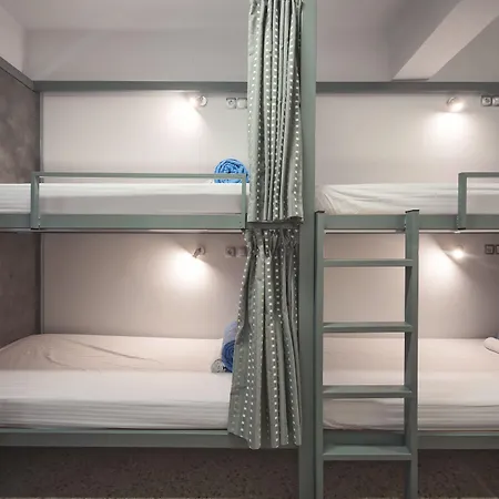 Bedbox Hostel-3