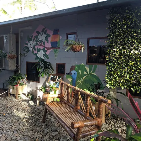 Summer House Backpackers Cairns-3