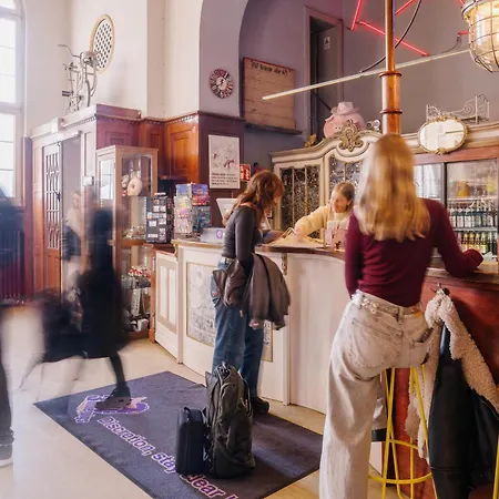 Three Little Pigs Hostel - Your Berlin Castle-2