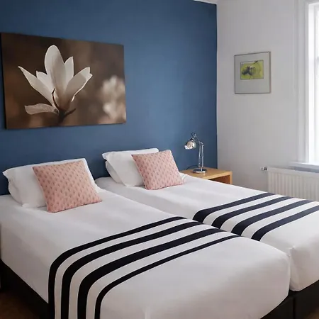 Refurinn Reykjavik Guesthouse-2