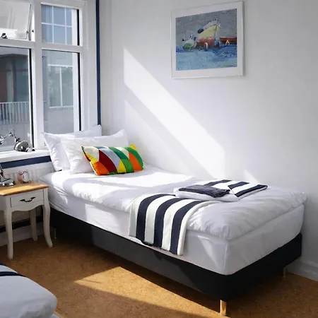 Refurinn Reykjavik Guesthouse-3