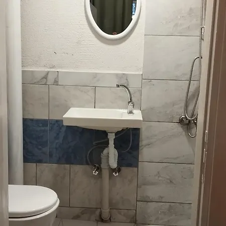 Gafa Garden Hostel & Apartments - Great Location-3