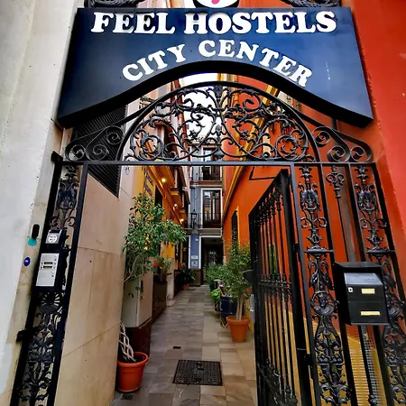 Feel Hostels City Center-3