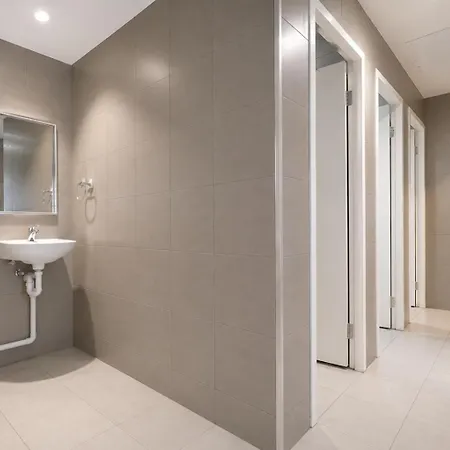 Capsule Perth City Backpackers Hostel - Note - Valid Passport Required To Check In-3