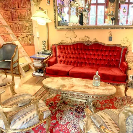 Lavender Circus Hostel, Doubles&Ensuites-2
