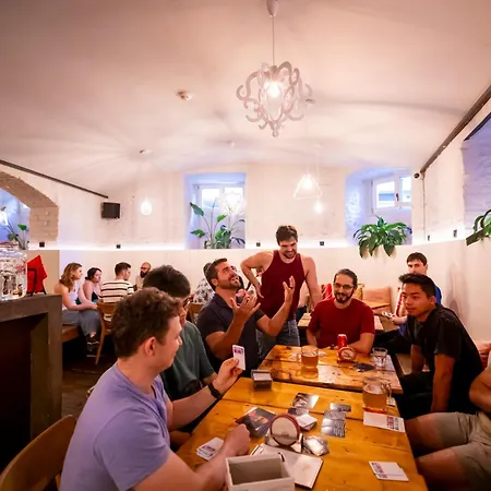 Sophie'S Hostel-3