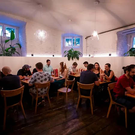 Sophie'S Hostel-2