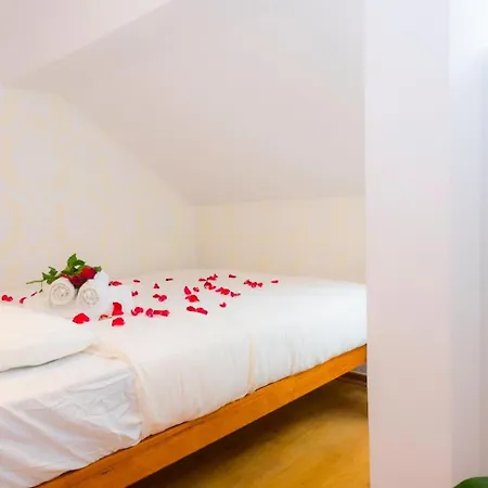 Swisslisbon Guest House-3