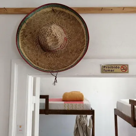 Locals Hostel & Suites-3