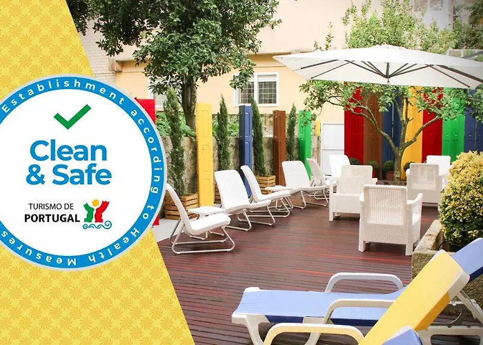 By Doors Hostel OOporto