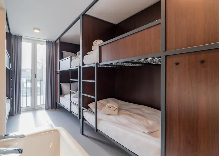 Auberge de JeunesseNena