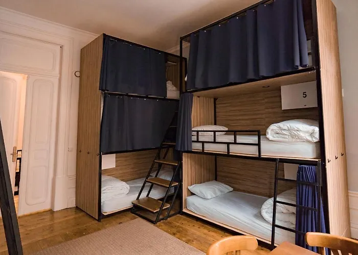 Rosalma Hostel OOporto