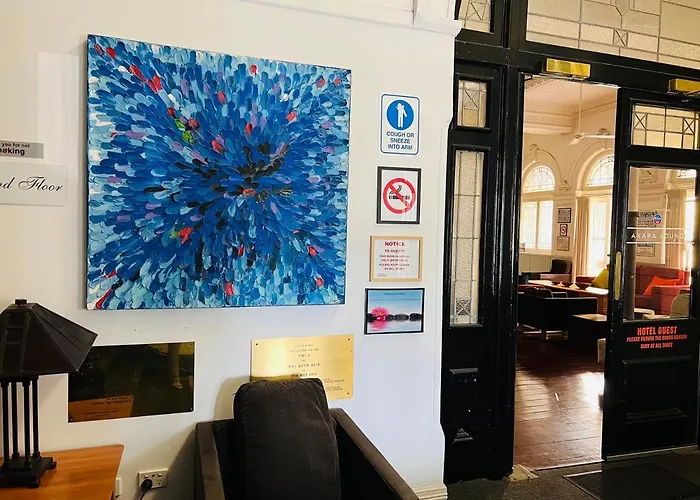 Wallaby Backpackers Hostel Perth - Note - Valid Passport Required To Check In -