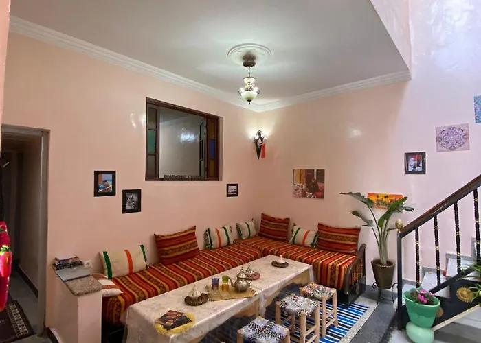 Auberge de JeunesseRiad Dar Sahrawi