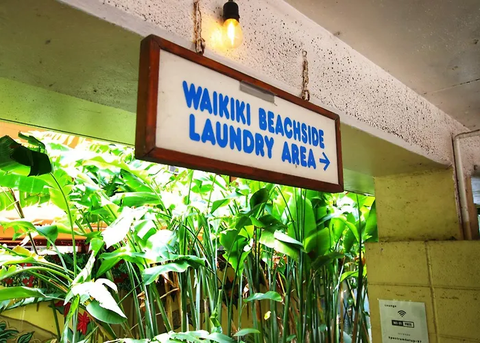 Waikiki Beachside Hostel