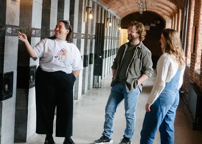 Saintlo Ottawa Jail Hostel