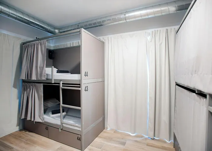 Hostel Dos Estaciones - Albergue Juvenil - Free Towels, Coffee & Tea, Remote Check-In Alicante