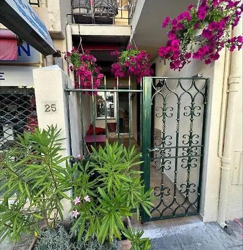 Auberge de jeunesse Crew Key West à Antibes