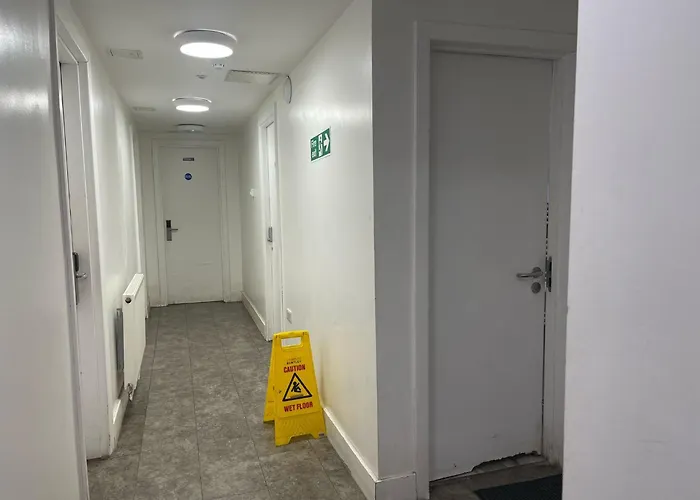 Rahman Hostel Manchester