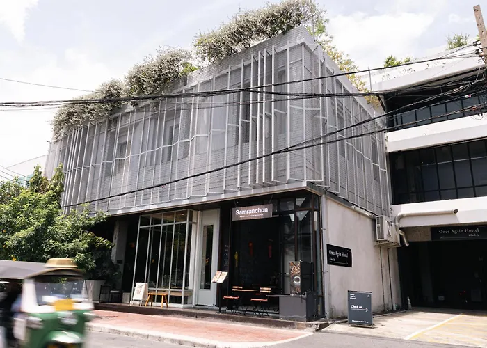 Auberge de JeunesseOnce Again